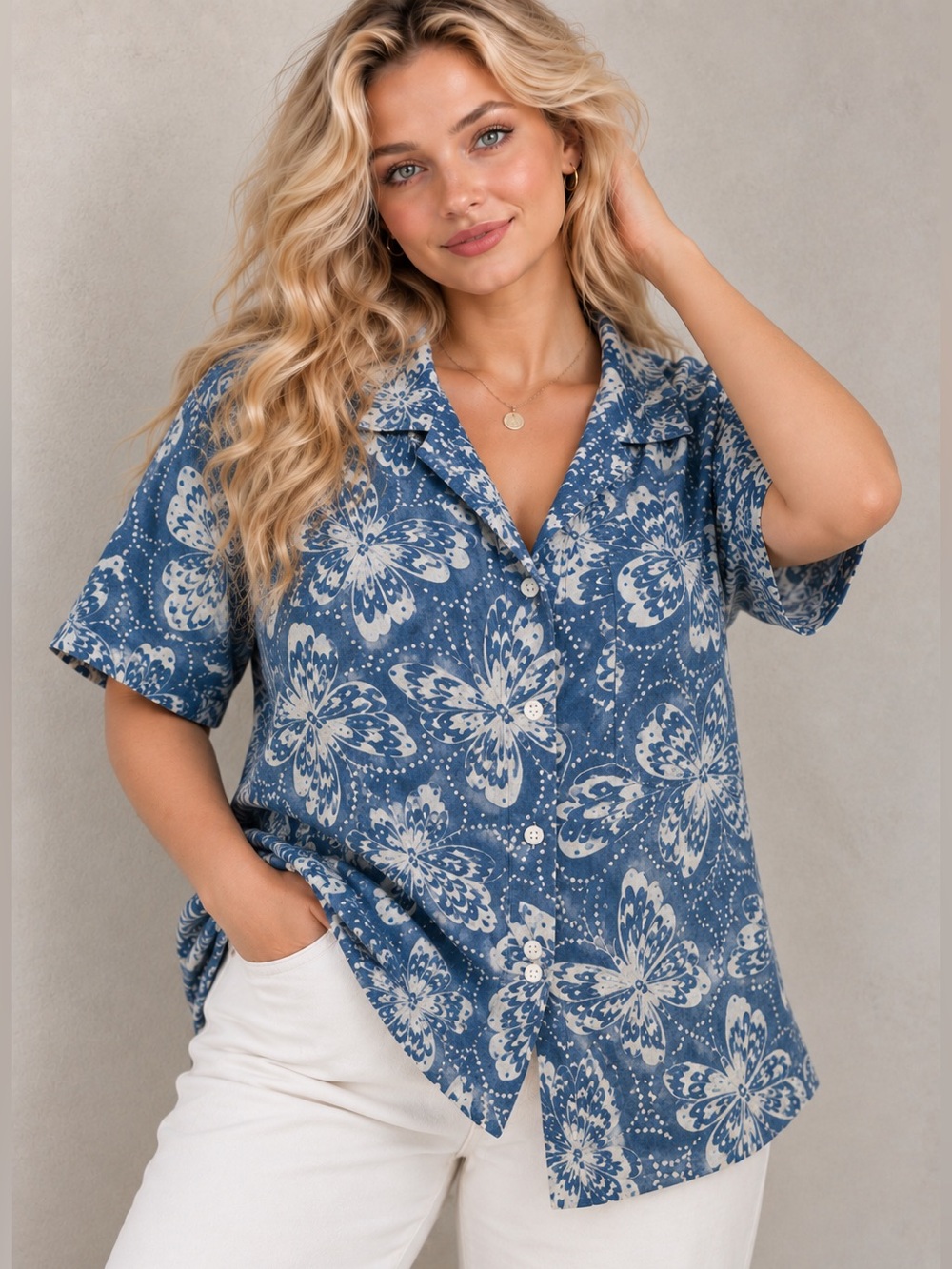 Alfred Dunner Women's 20W Blue and White Floral Button-Up Shirt Polyester